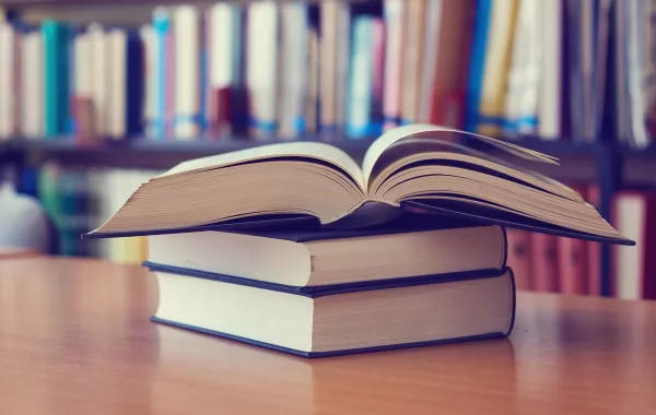 قراءة في كتاب.jpg 4